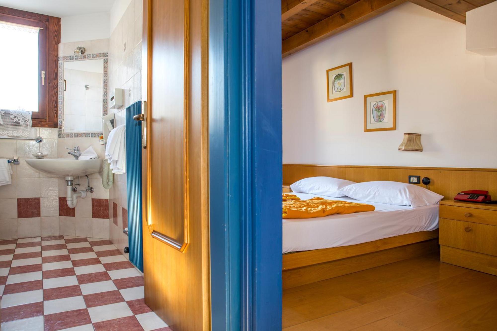 Hotel San Valier Cavalese Phòng bức ảnh